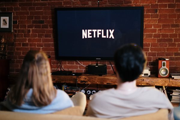 I Will Be Your Virtual Movie Buddy and Watch Movies With You